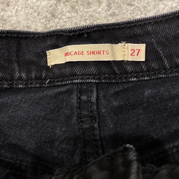 Black size 27 high rise Levis denim shorts - Picture 3 of 6